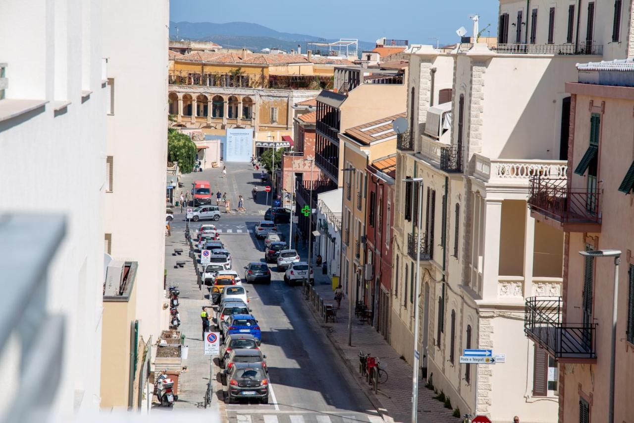 “Here” Downtown Альгеро Екстер'єр фото